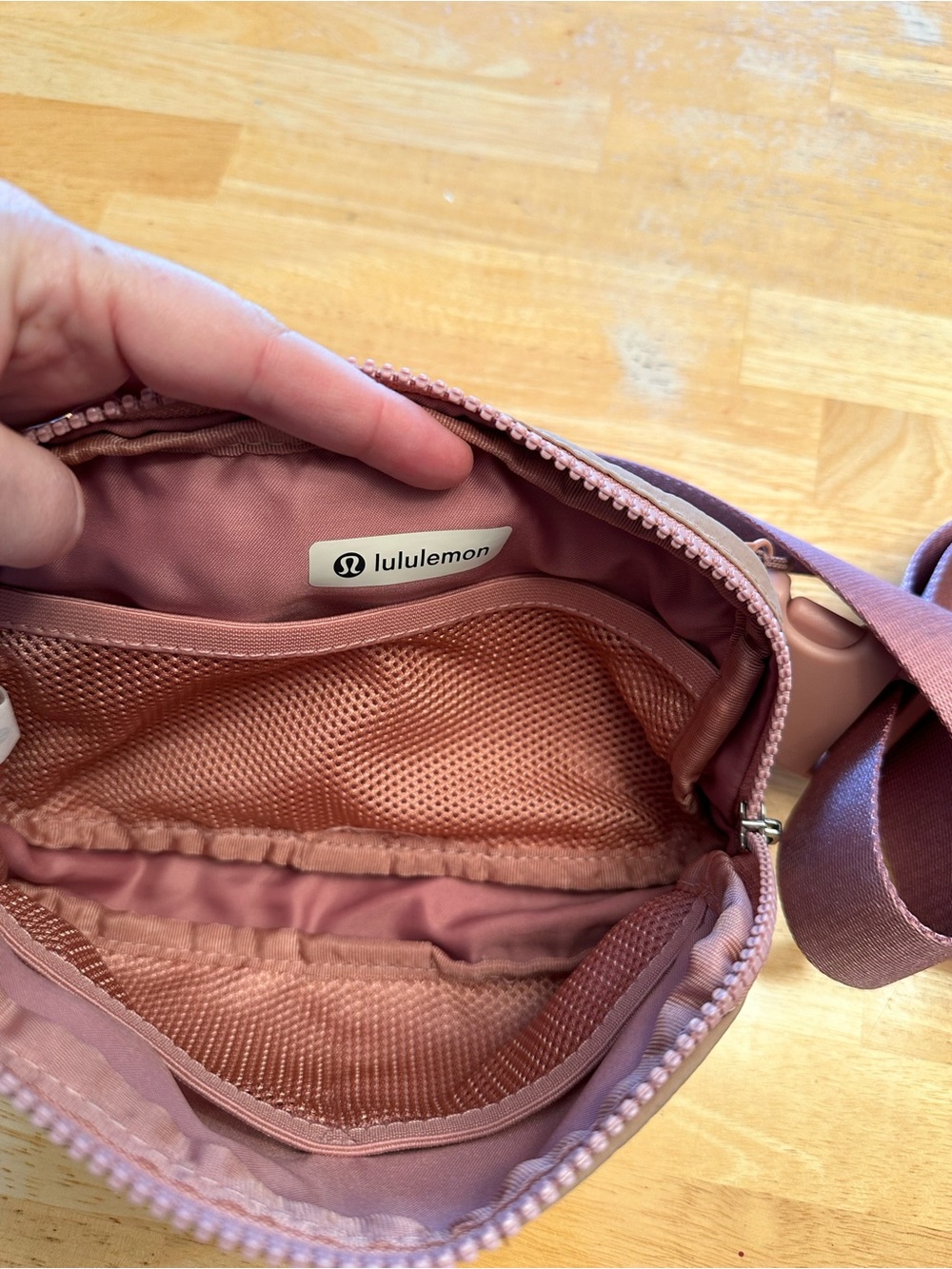 Lululemon everywhere belt bag - Picture 3 of 3